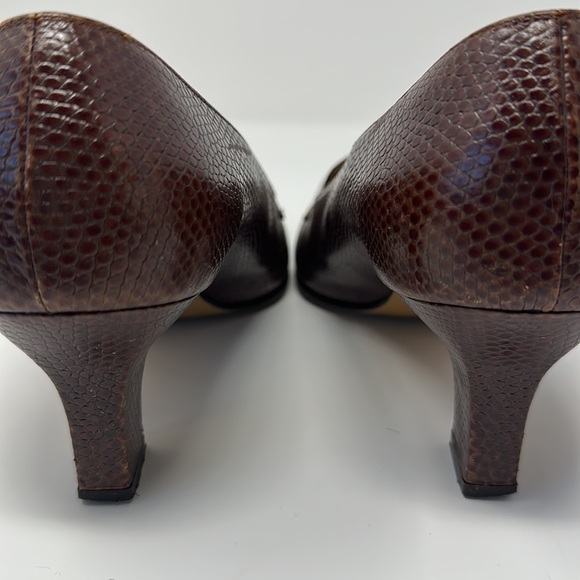 Ferragamo Brown Miista Leather Embossed Pumps Heels Size 9 - Picture 11 of 11